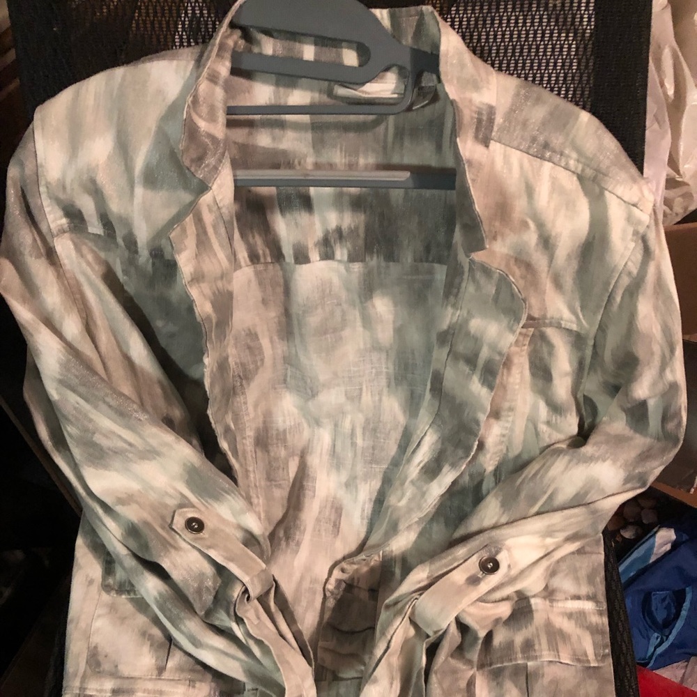 Chico’s Silver Wash Linen Jacket-478 $40 or $35 w/offer